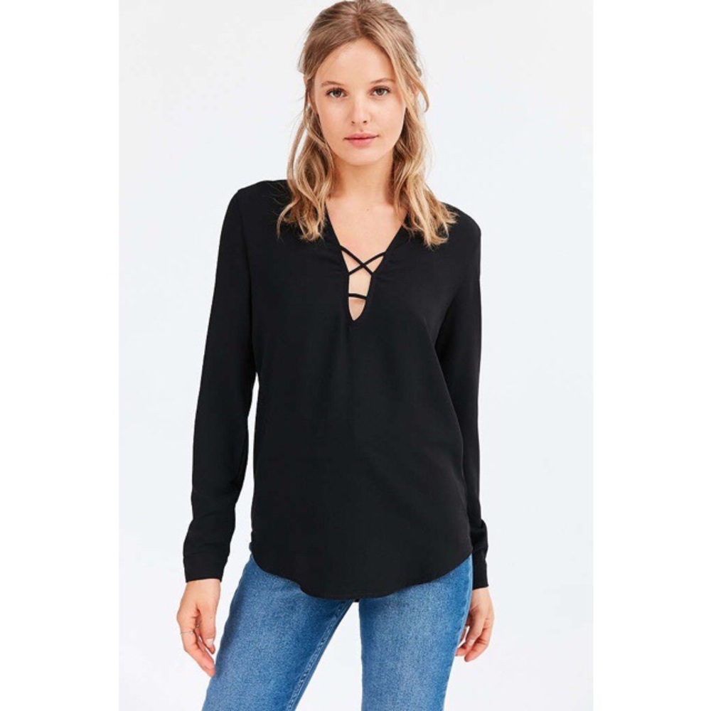 UO Silence + Noise Josephine Blouse - Picture 2 of 7